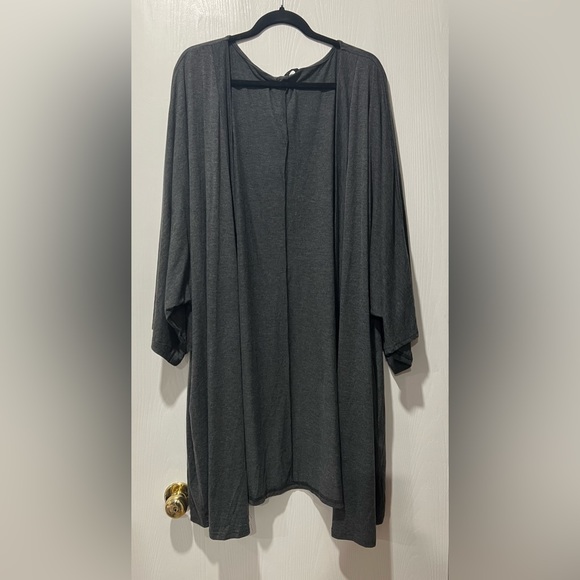 Grey open front pocket batwing kimono - Picture 1 of 3